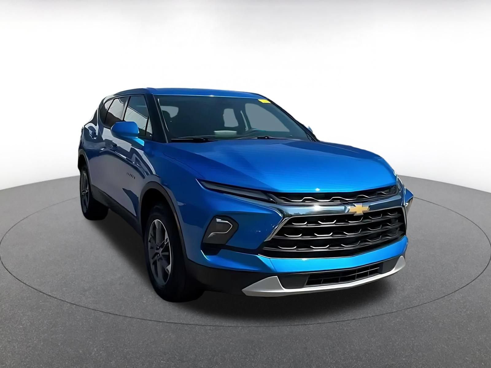 Used 2026 Chevrolet Blazer LT FWD image 3