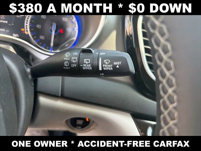 Used 2023 Chrysler Pacifica Touring-L image 17
