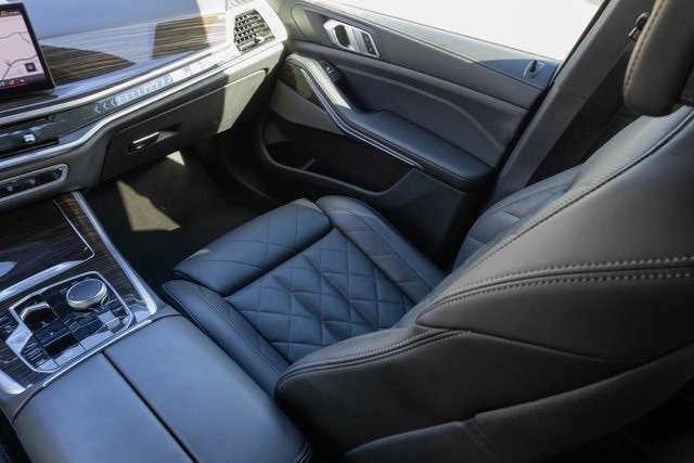 Used 2024 BMW X5 xDrive50e image 21