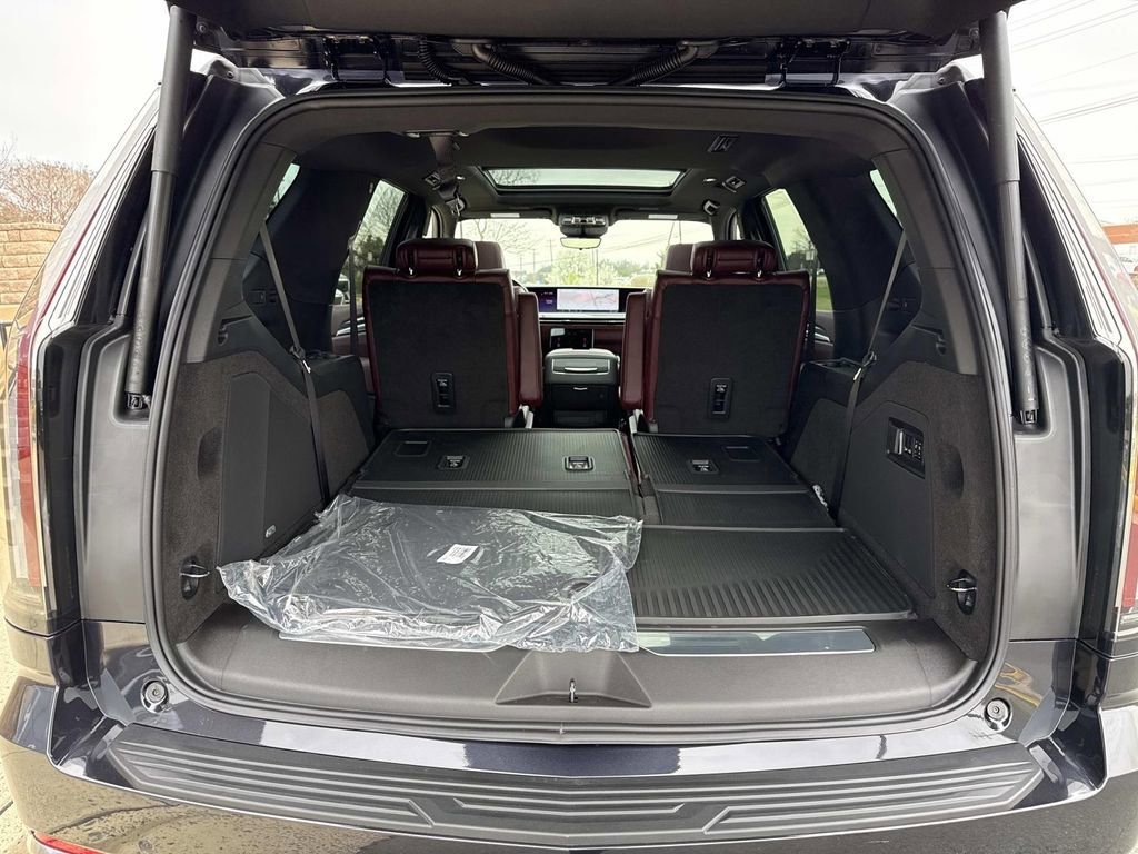 New 2026 Cadillac Escalade Luxury w/ LPO, Floor Liner Package AWD/4WD image 12
