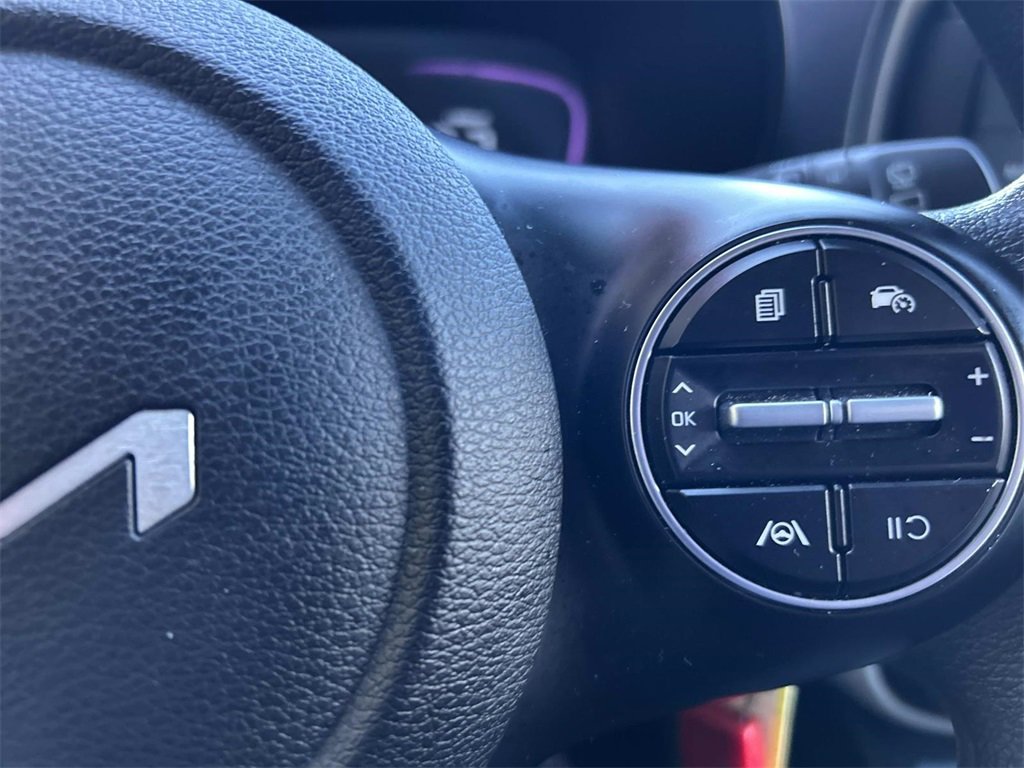 Used 2025 Kia Soul LX w/ LX Technology Package image 23