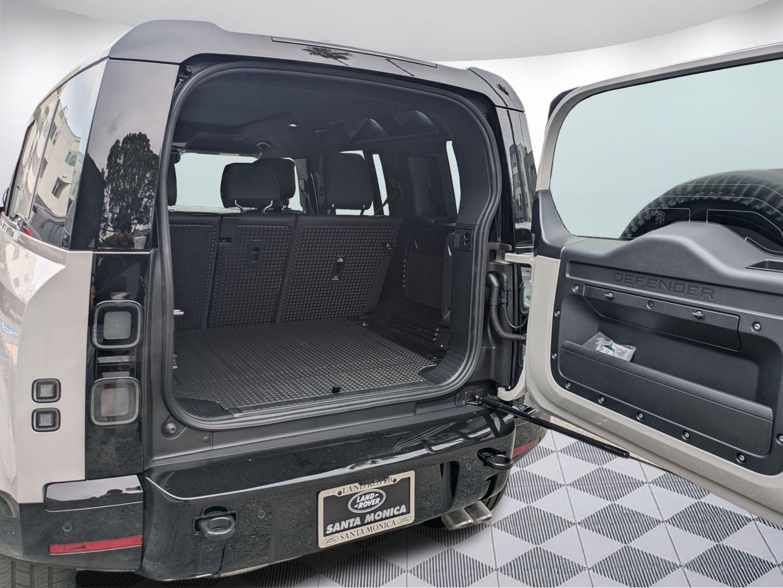 New 2026 Land Rover Defender 110 X-Dynamic SE AWD/4WD image 31