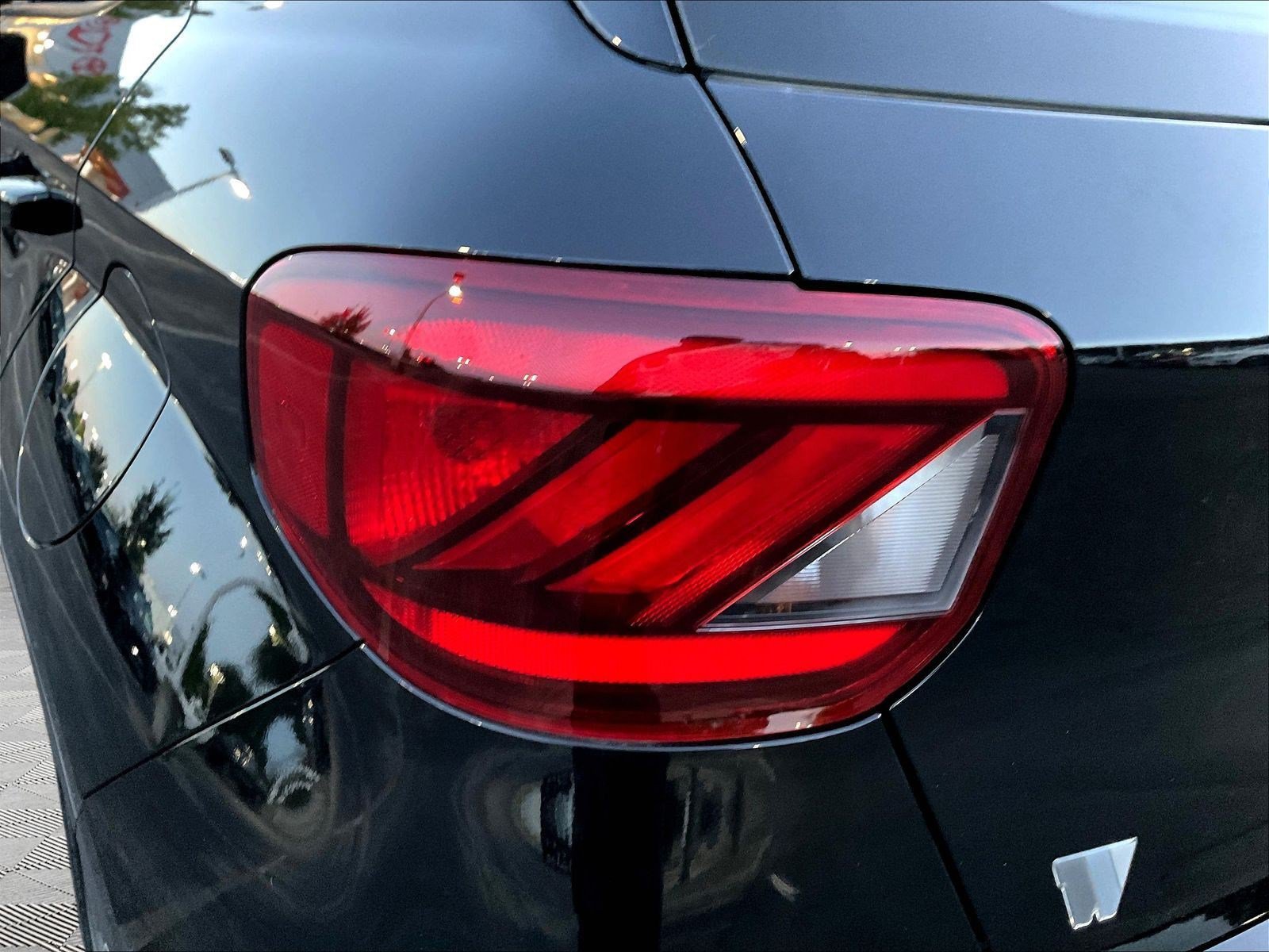 Used 2025 Hyundai Venue SEL FWD image 22