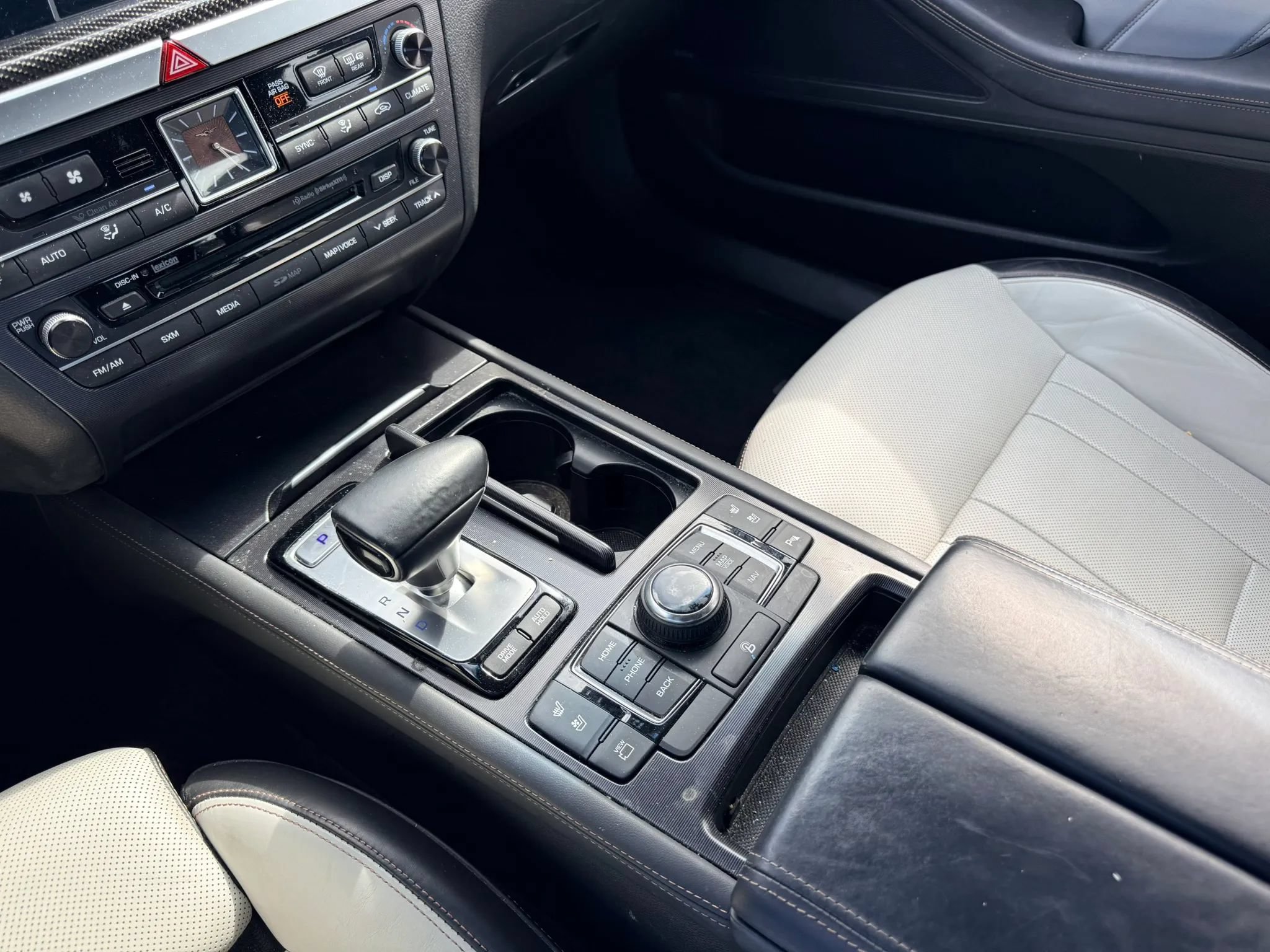 Used 2018 Genesis G80 3.3T Sport RWD image 19
