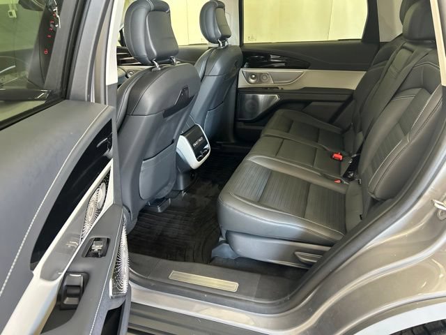 Used 2025 Lincoln Nautilus Reserve AWD/4WD image 10