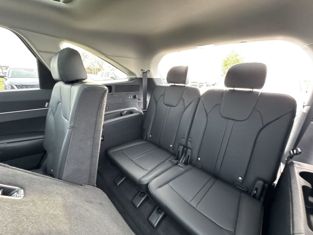 New 2026 Kia Sorento S w/ S Panoramic Sunroof Package FWD image 16