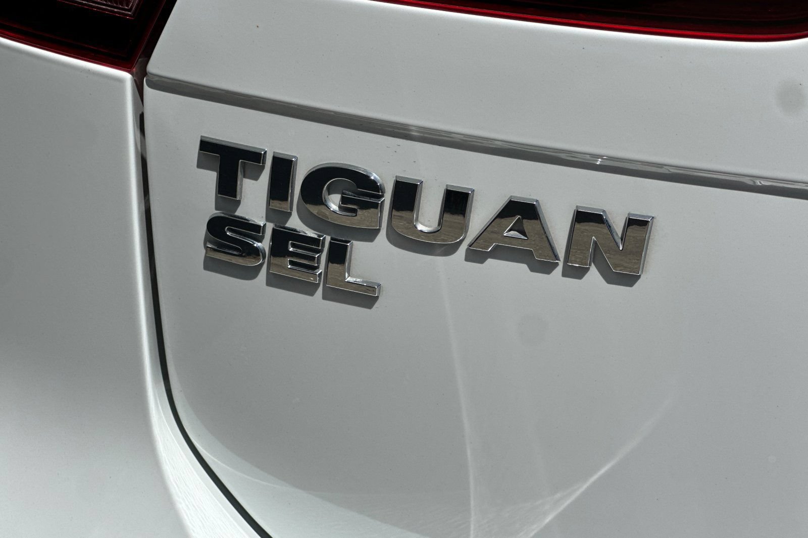 Used 2020 Volkswagen Tiguan SEL AWD/4WD image 12