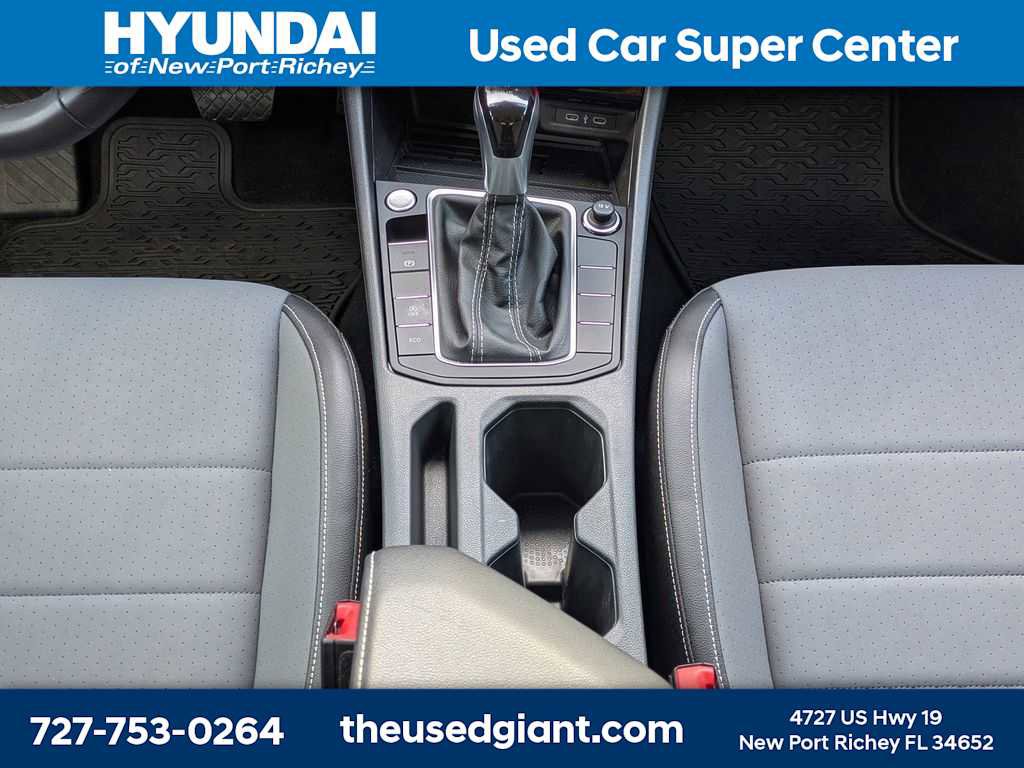 Used 2025 Volkswagen Jetta SE image 19