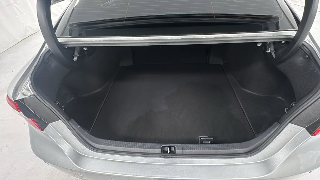 Used 2021 Toyota Camry XSE image 15