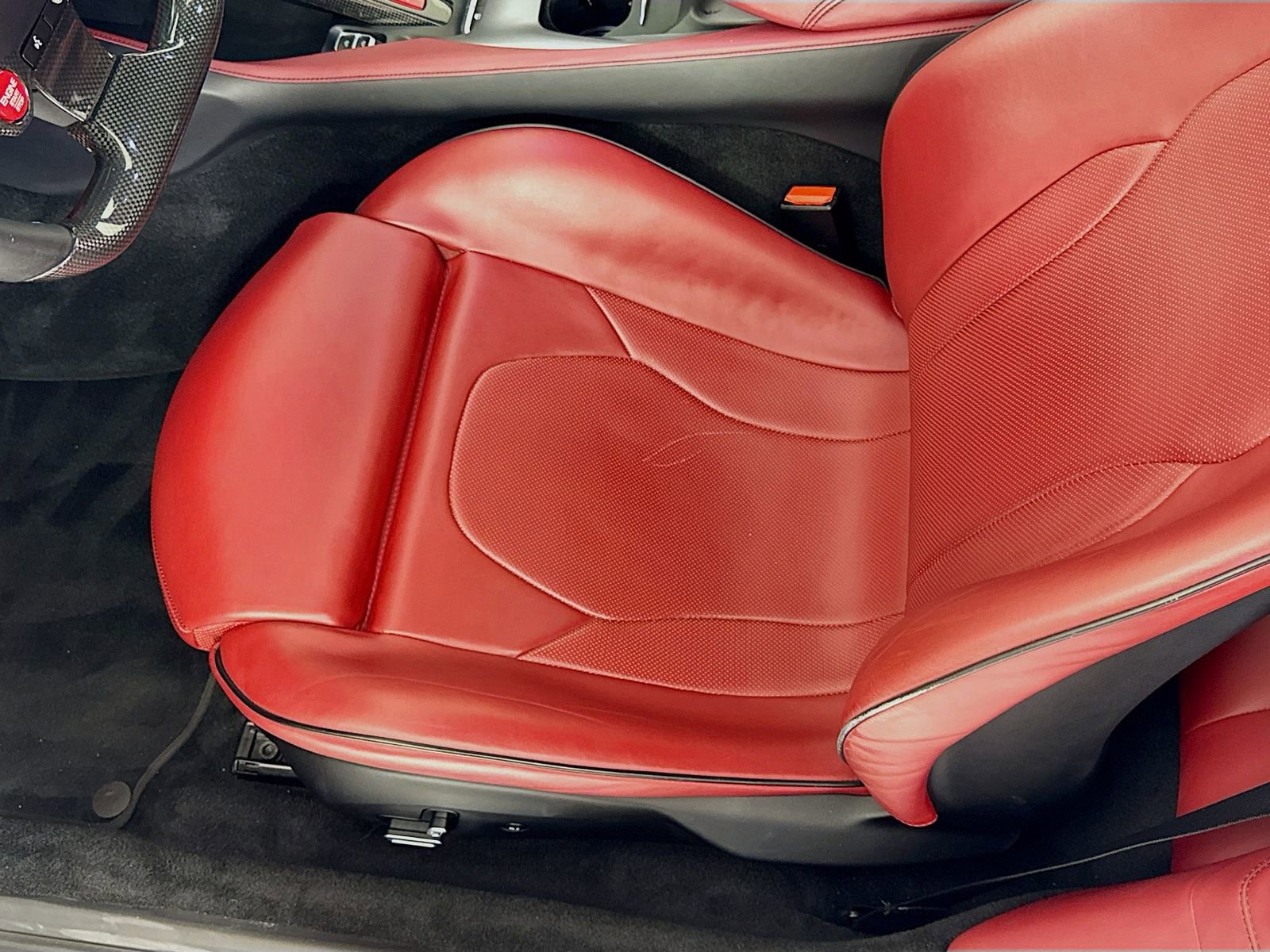 Used 2020 Ferrari Portofino image 17