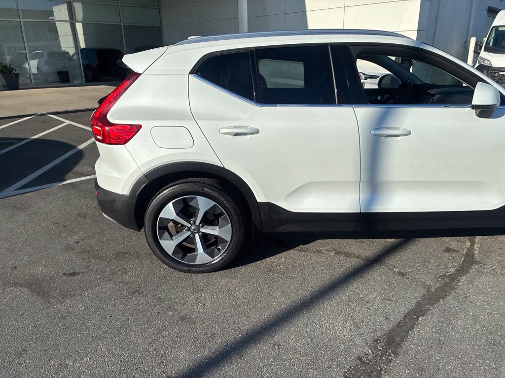 Certified 2024 Volvo XC40 B5 Core AWD/4WD image 5