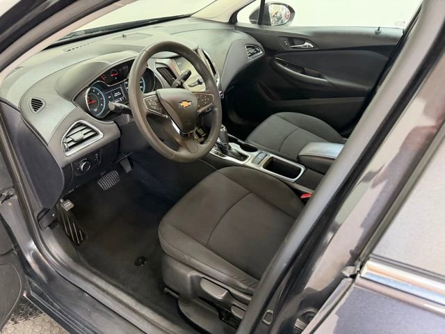 Used 2017 Chevrolet Cruze LT FWD image 14