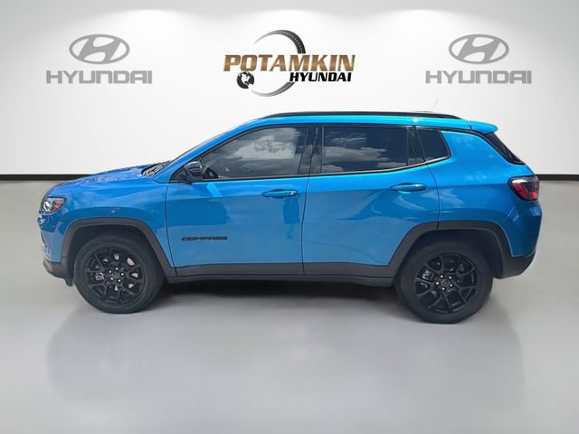 Used 2025 Jeep Compass Latitude w/ Altitude Special Edition AWD/4WD image 8