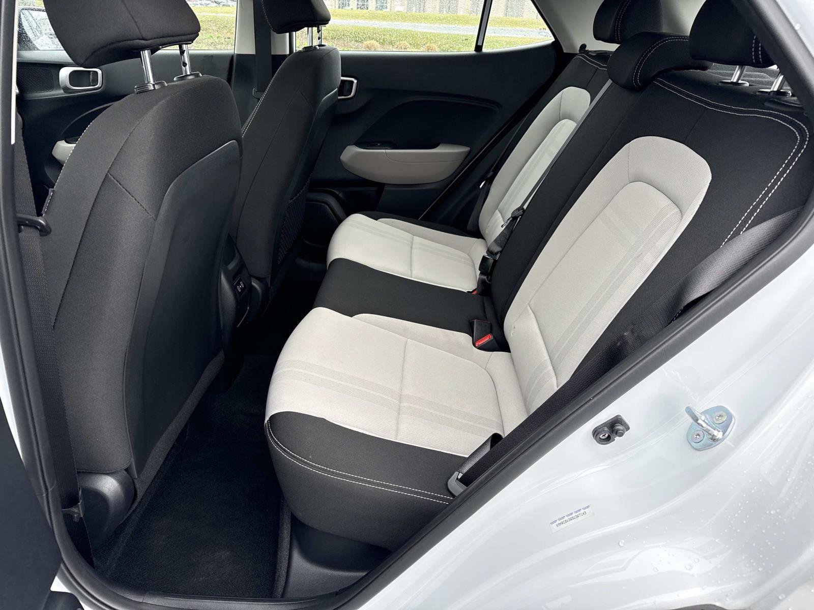 Used 2025 Hyundai Venue SEL image 22