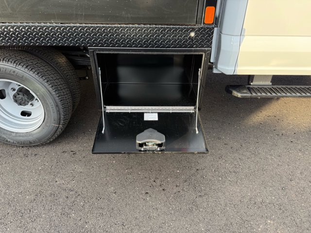 New 2026 Ford F350 XL w/ XL Chrome Package image 8