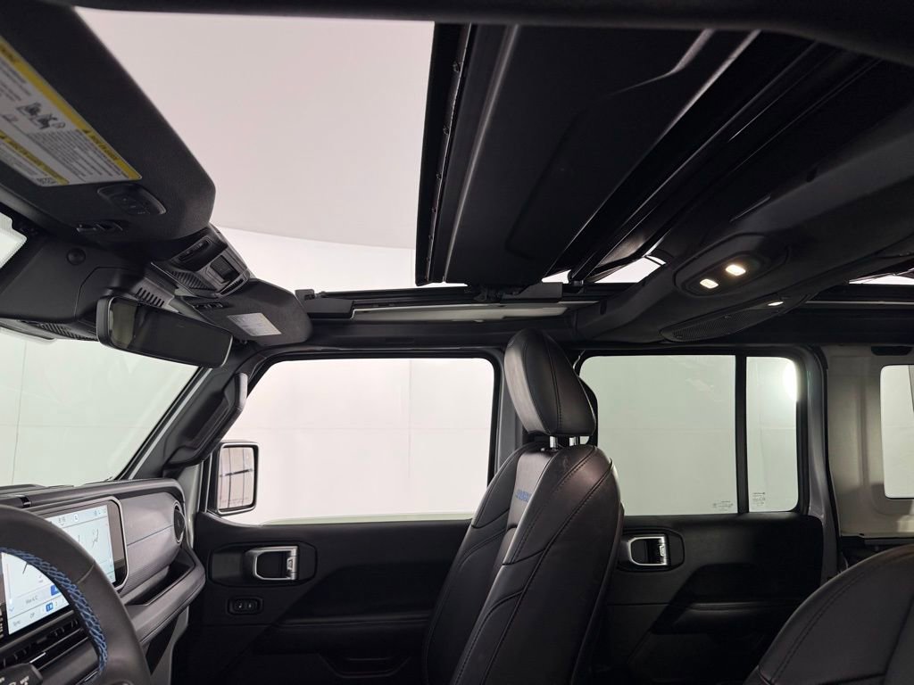 Used 2024 Jeep Wrangler Unlimited Rubicon 4xe image 23