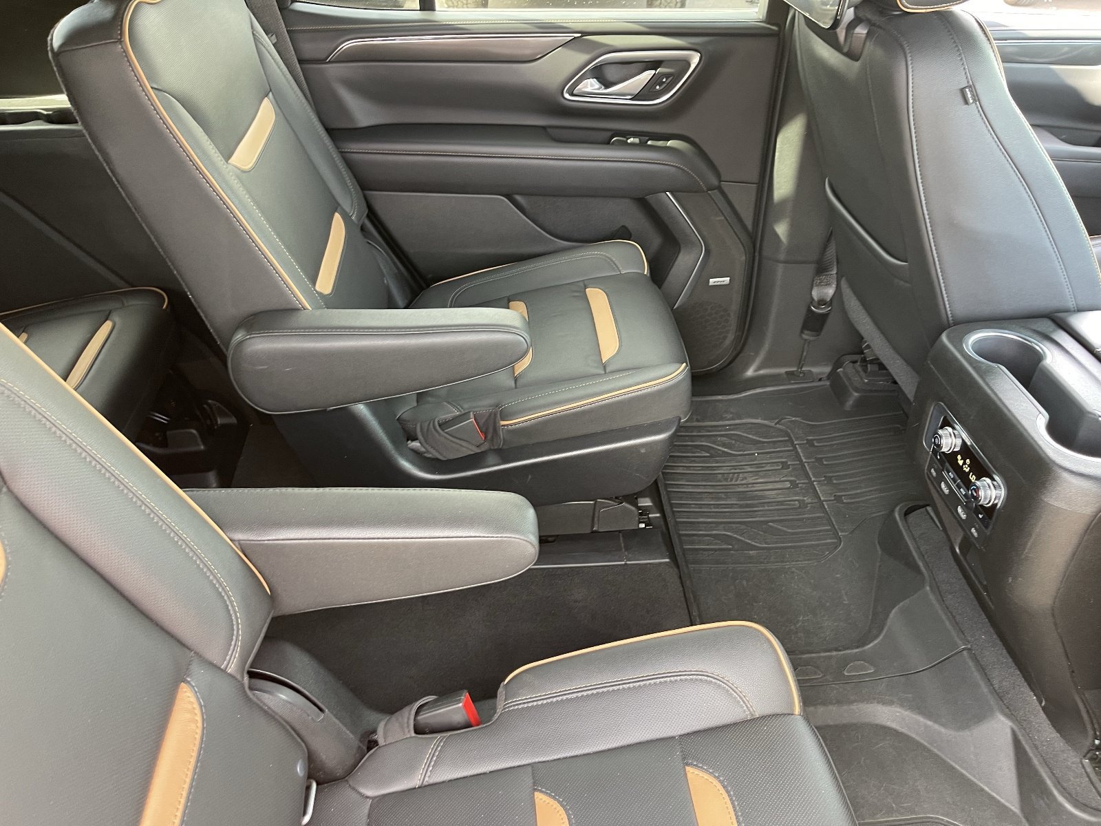 Certified 2021 GMC Yukon AT4 w/ Rear Media and Nav Package AWD/4WD image 17