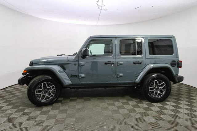 Used 2026 Jeep Wrangler Unlimited Sahara AWD/4WD image 6
