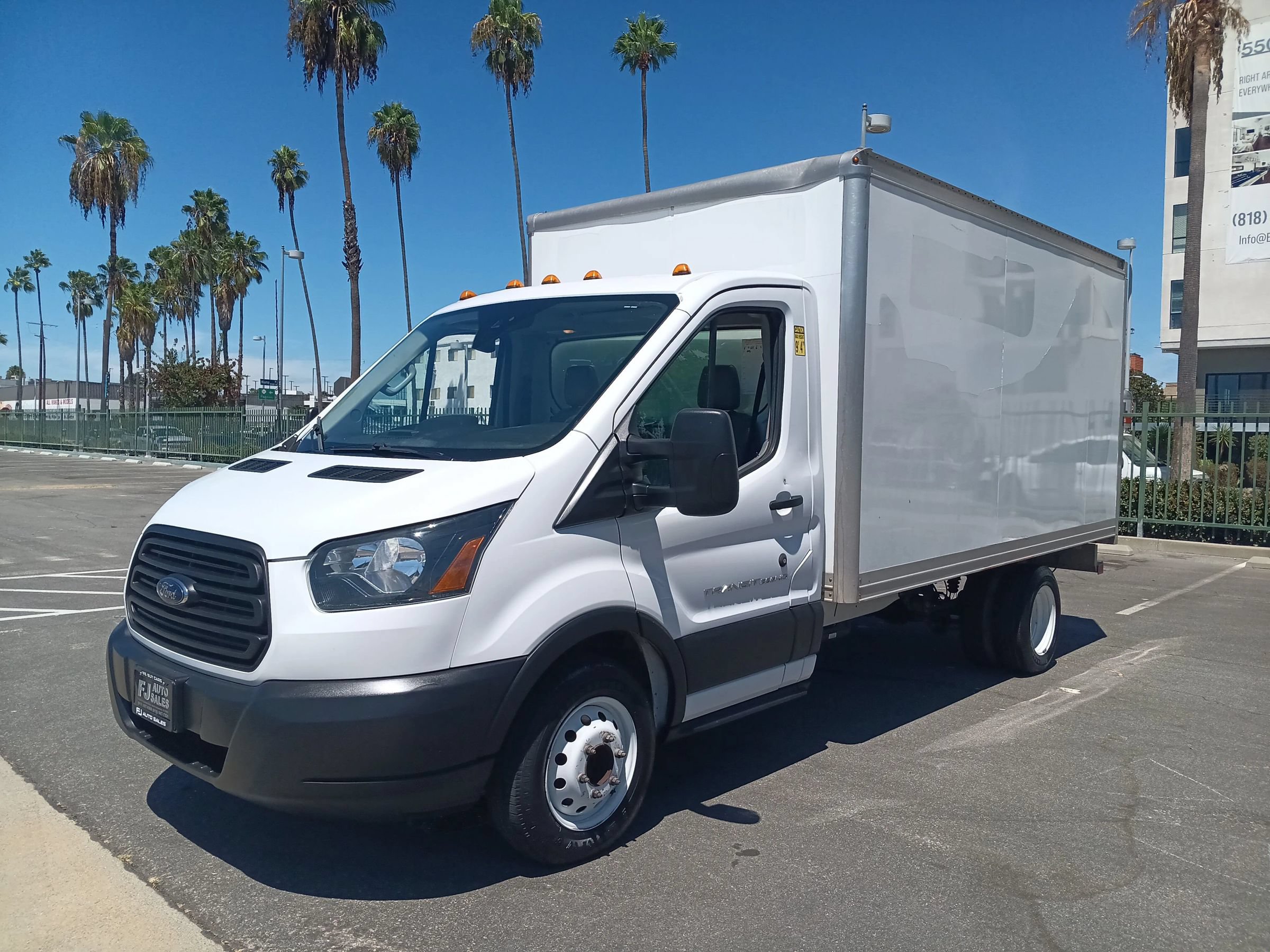 Used 2019 Ford Transit 350 156 DRW RWD image 3
