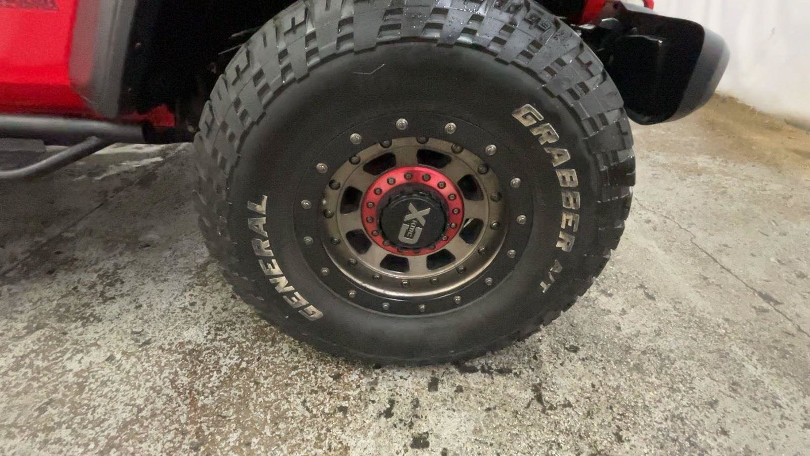 Used 2019 Jeep Wrangler Unlimited Rubicon w/ Dual Top Group AWD/4WD image 18