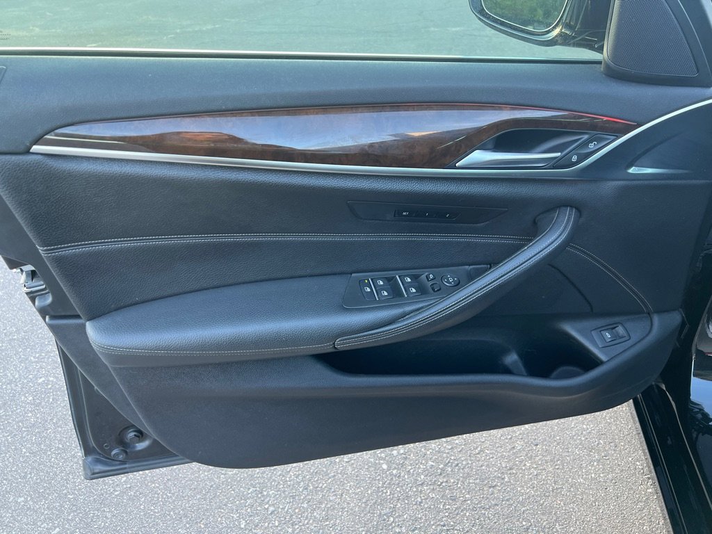 Used 2018 BMW 530i xDrive image 12