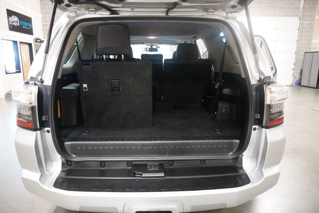 Used 2016 Toyota 4Runner SR5 Premium AWD/4WD image 17
