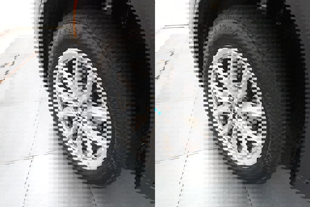 Used 2022 BMW X5 xDrive40i w/ Parking Assistance Package image 30