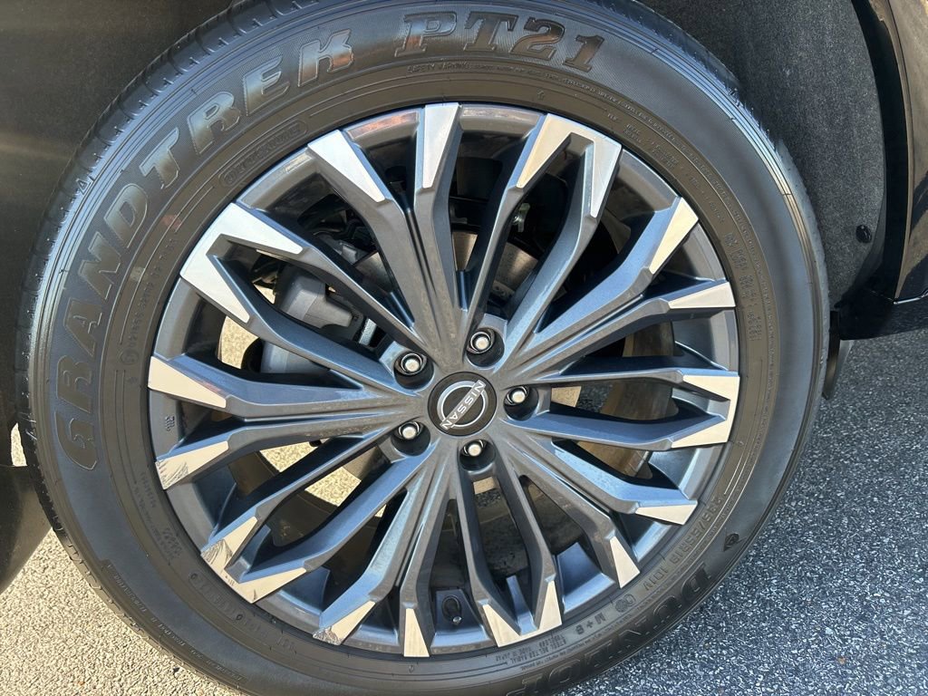 Used 2024 Nissan Rogue Platinum w/ Platinum Premium Package image 16