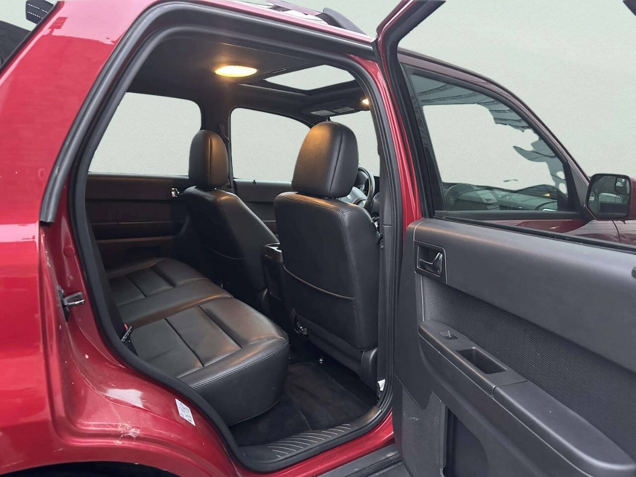 Used 2011 Ford Escape Limited w/ 302A Rapid Spec Order Code FWD image 15