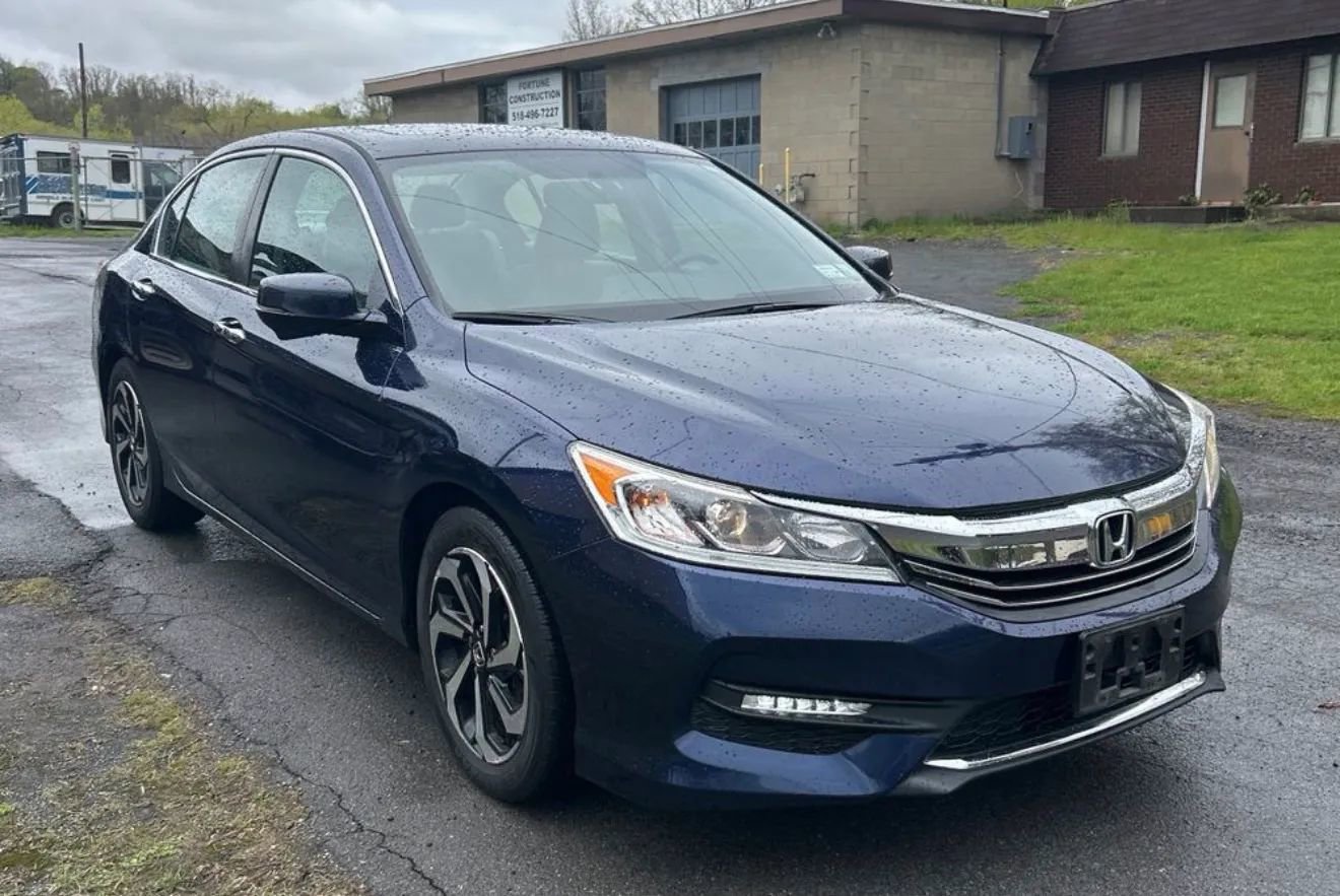 Used 2017 Honda Accord EX image 5