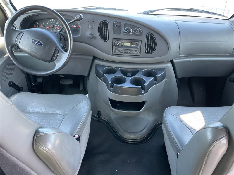 Used 2008 Ford E-350 and Econoline 350 Super Duty RWD image 8