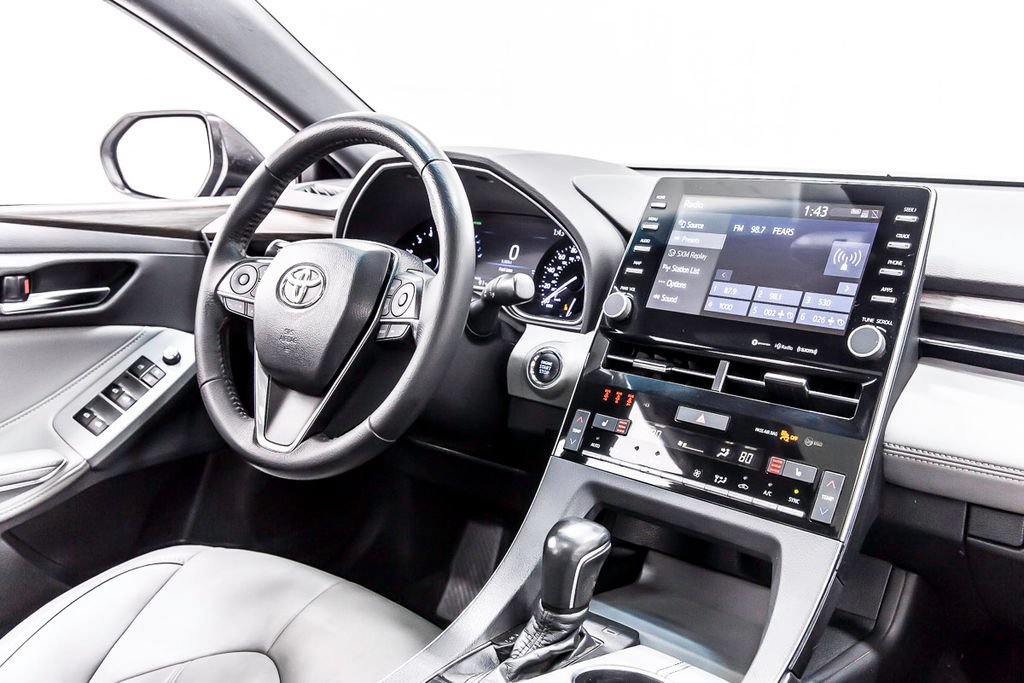 Used 2021 Toyota Avalon XLE w/ Moonroof Package FWD image 19