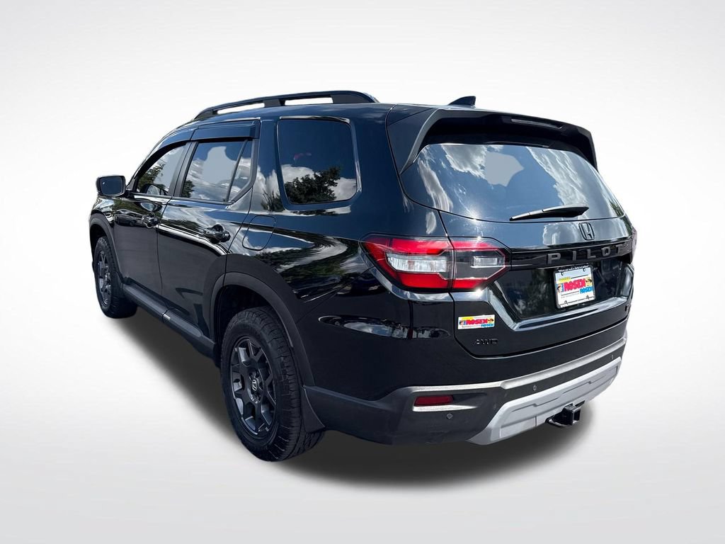 Used 2024 Honda Pilot TrailSport image 3