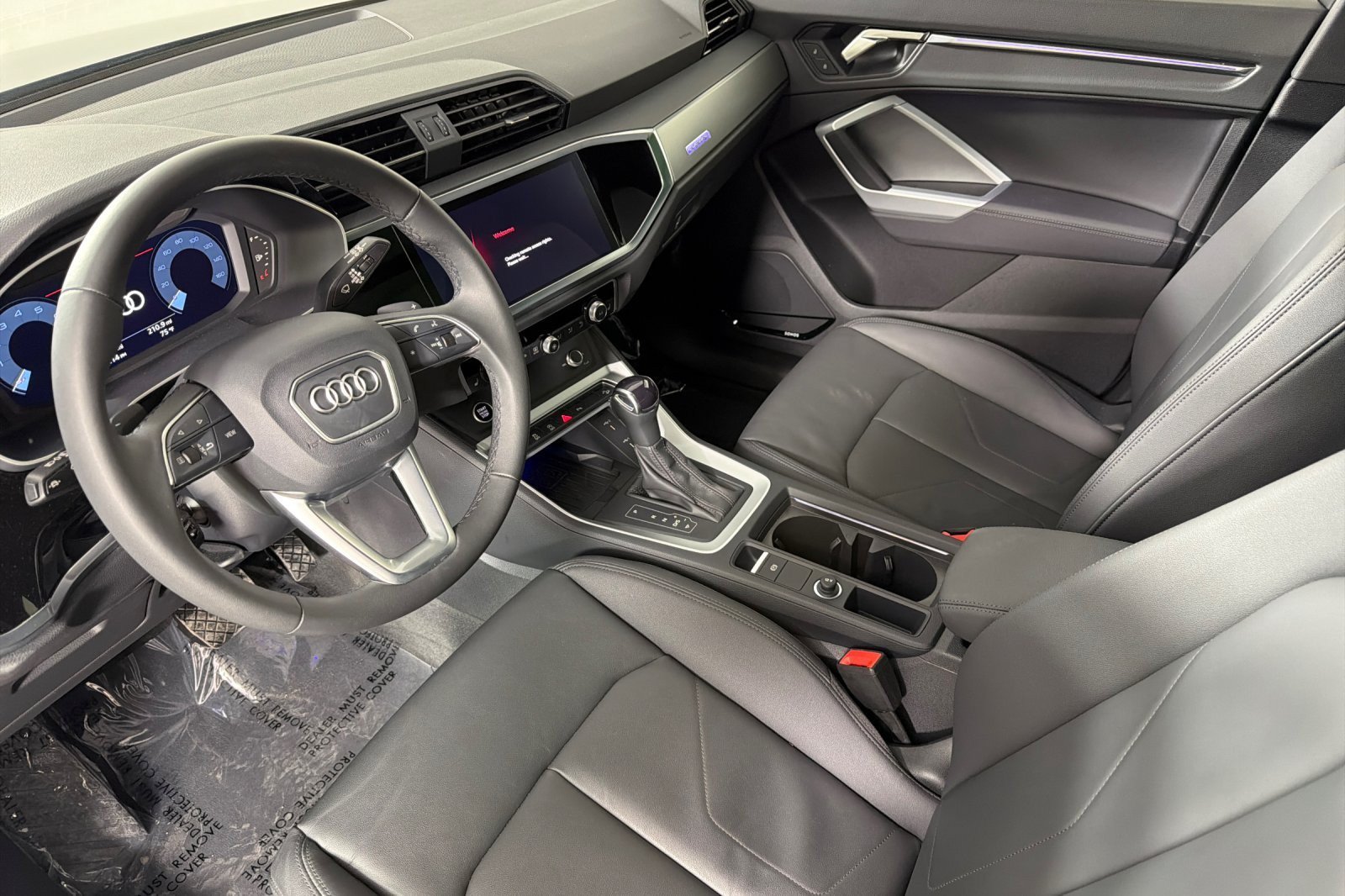 Used 2025 Audi Q3 2.0T Premium Plus w/ Premium Plus Package AWD/4WD image 9