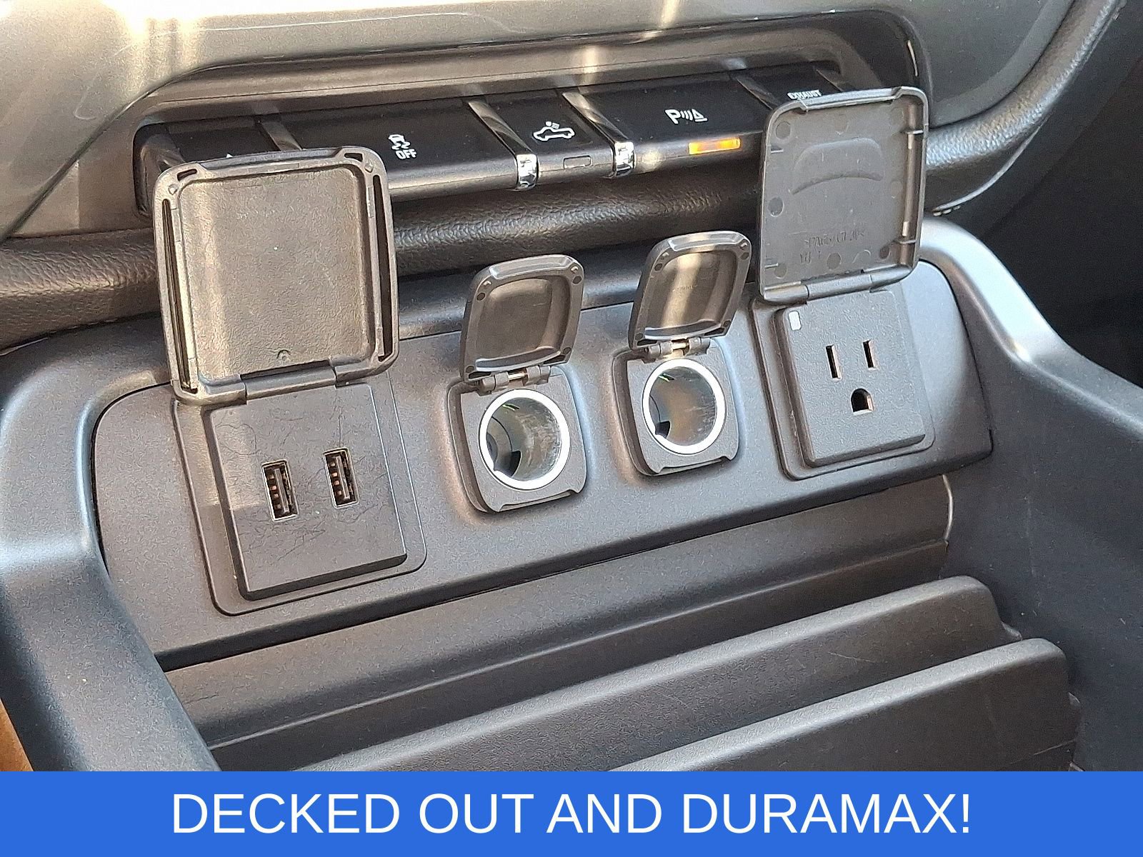 Used 2018 Chevrolet Silverado 2500 LTZ w/ Duramax Plus Package AWD/4WD image 27