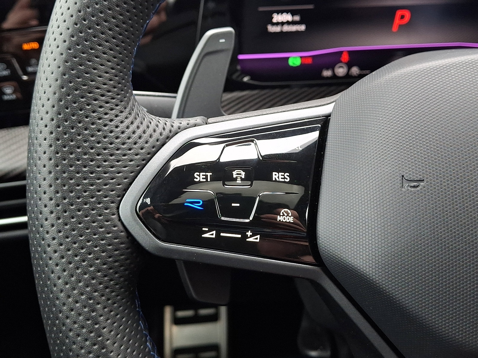 Used 2025 Volkswagen Golf R Black Edition image 23