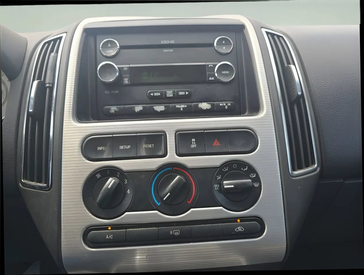 Used 2009 Ford Edge SEL FWD image 25