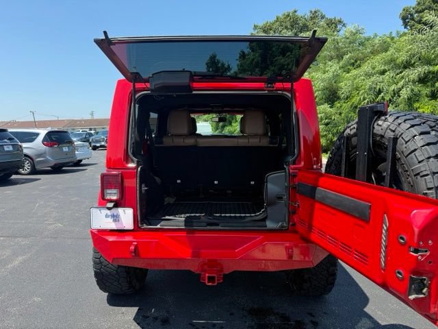 Used 2014 Jeep Wrangler Unlimited Sahara w/ Max Tow Package AWD/4WD image 8