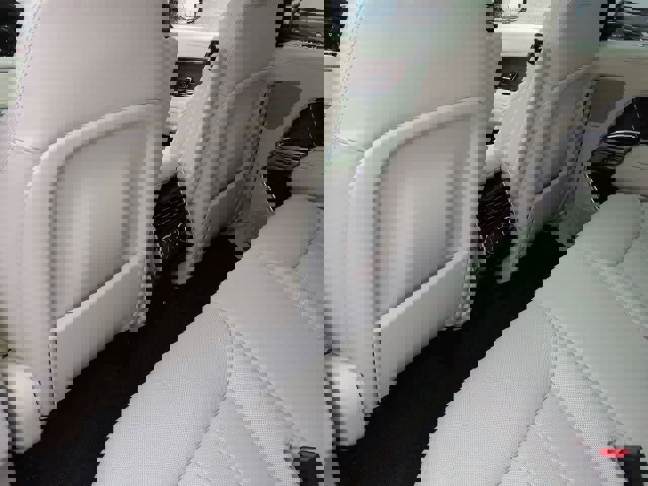 New 2026 Land Rover Range Rover SE image 18