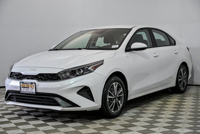 Used 2023 Kia Forte LXS image 4