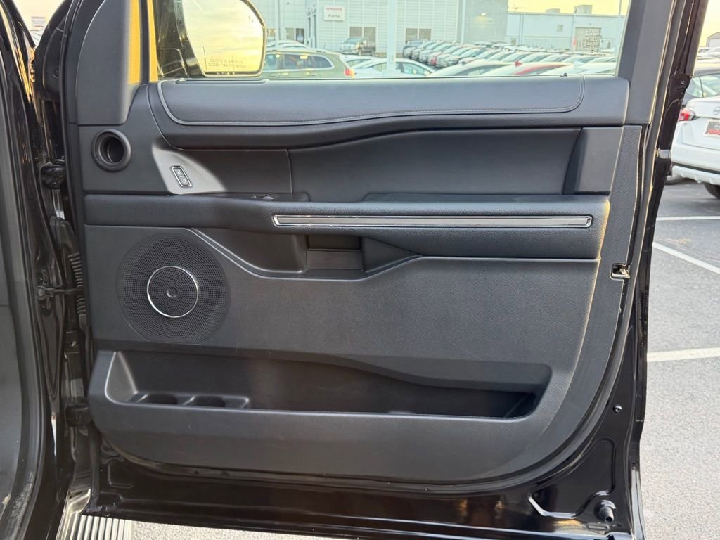 Used 2024 Ford Expedition Max XLT image 25