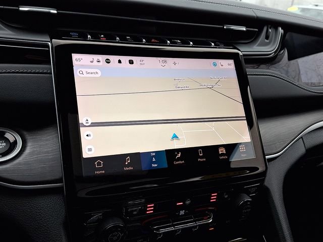 Used 2022 Jeep Grand Cherokee Limited 4xe image 17