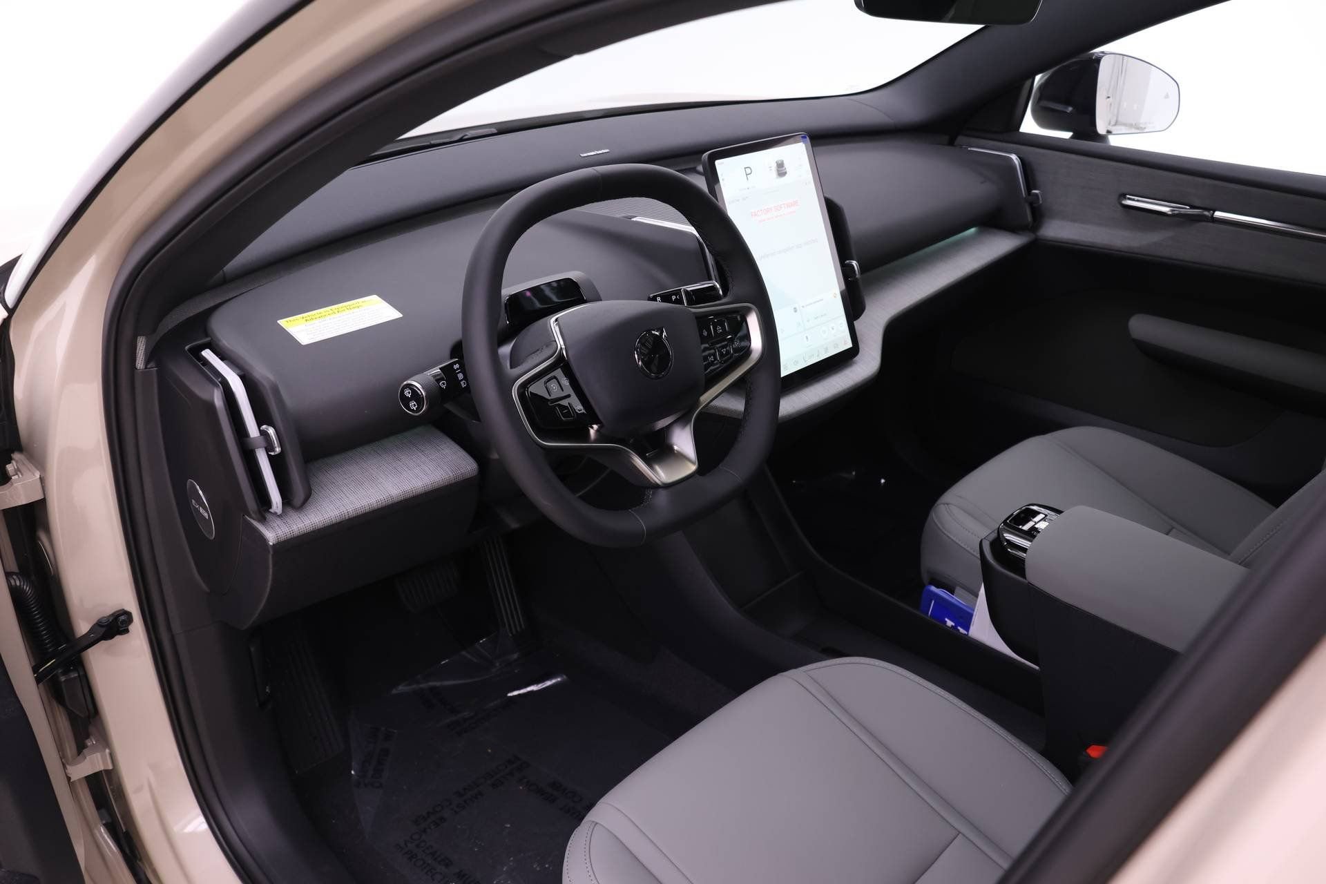 New 2026 Volvo EX30 Cross Country Ultra w/ Protection Package Premier AWD/4WD image 9