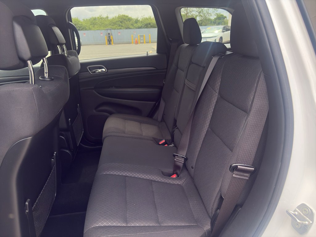 Used 2019 Jeep Grand Cherokee Laredo AWD/4WD image 16