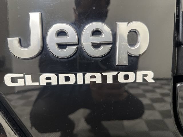 Used 2020 Jeep Gladiator Overland AWD/4WD image 24