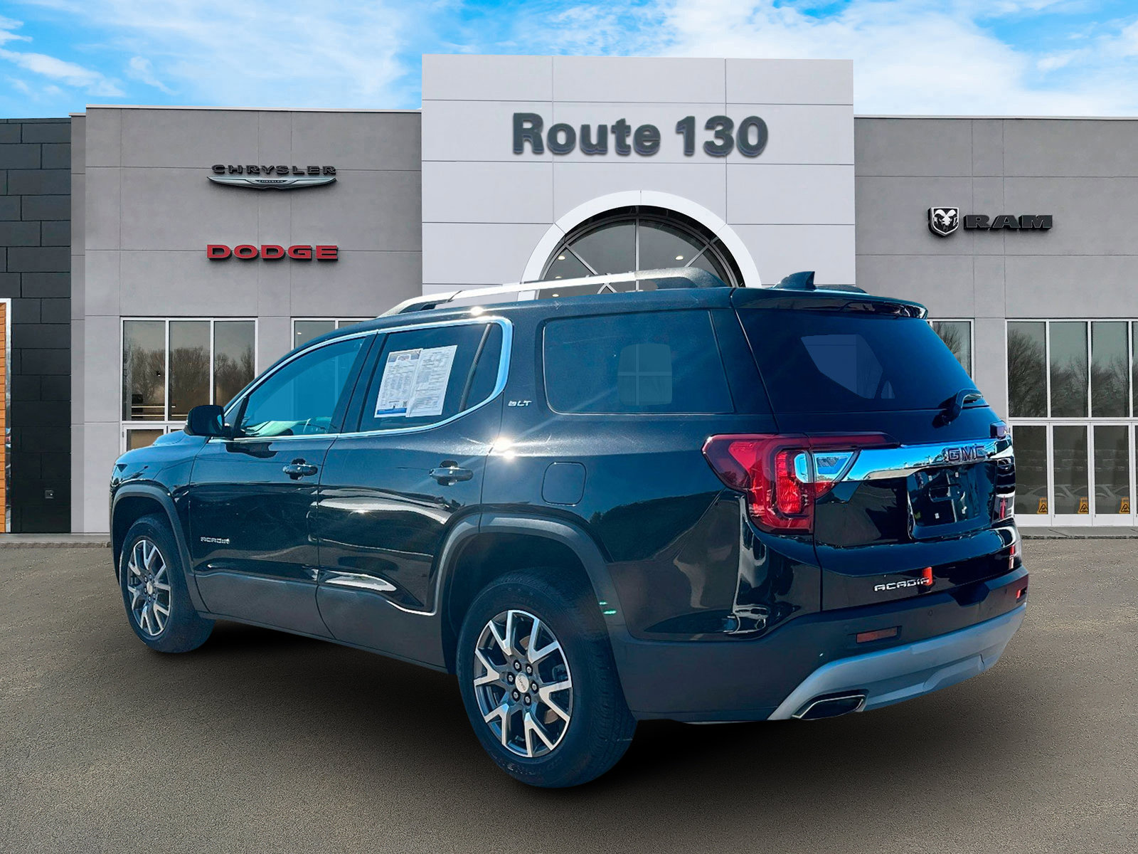 Used 2022 GMC Acadia SLT w/ Technology Package image 5