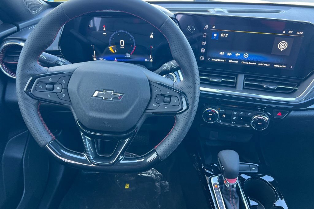 New 2026 Chevrolet Trax RS w/ Sunroof Package FWD image 11