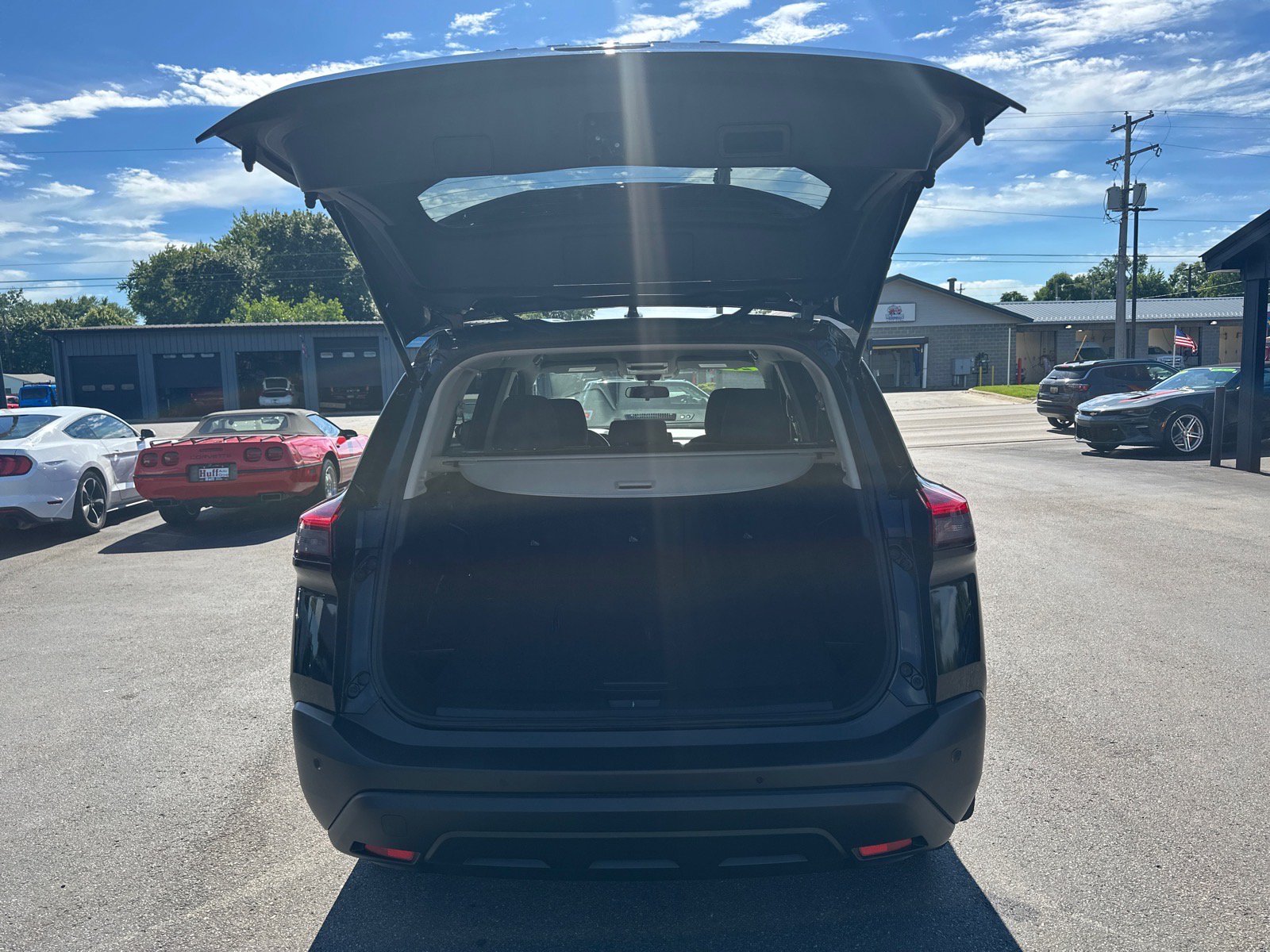 Used 2021 Nissan Rogue S FWD image 9