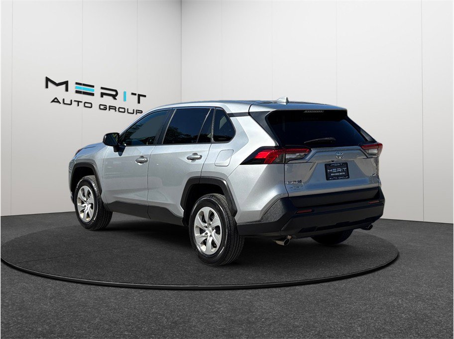 Used 2023 Toyota RAV4 LE image 7