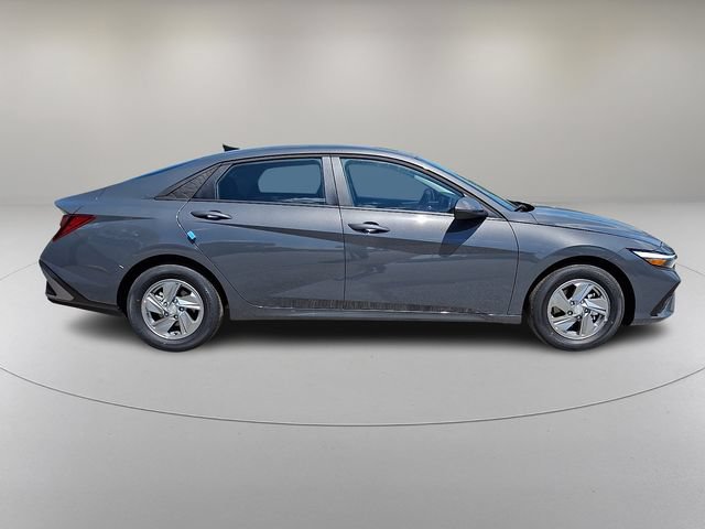 New 2026 Hyundai Elantra SE FWD image 8